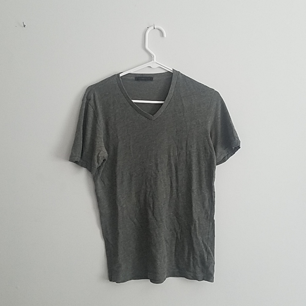 Small dark gray tshirt